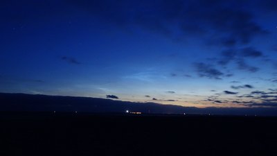 NLC am Norddorfer Strand (Amrum), Blickrichtung Hörnum (Sylt); 11.06.2018, 02:25 MESZ