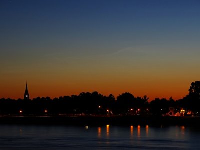 Abb. 2: Linkes (nördliches) Teilfeld um 03:57 MESZ. Die Helligkeit überschritt zu keinem Zeitpunkt die Stufe 1. Höhe 6°, Azimut 355° - 13°