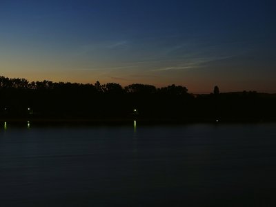 Abb. 5: Rechtes (südliches) Teilfeld um 03:52 MESZ. Die Helligkeit erreichte knapp die Stufe 3. Höhe 9°, Azimut 68° - 91°