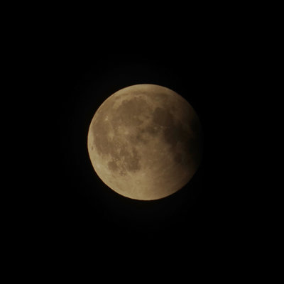 0:24, fast wieder 'kompletter' Vollmond