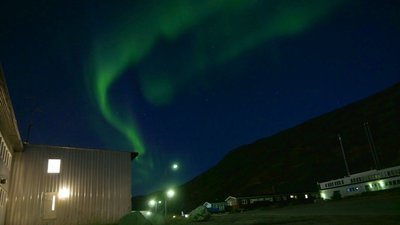 Vor dem Hotel in Kangerlussuaq, Blick Ri. N-W noch mit etwas Restlicht von der Nachtsonne