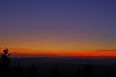 Leicht strahliges Purpurlicht