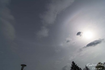 _DSC0001_edited_2_FF.jpg (51.04 KiB) 3386 mal betrachtet 22er, Umschreibung, linke Nebensonne und HZK, Bildbearbeitung: Helligkeit und Kontrast angepasst