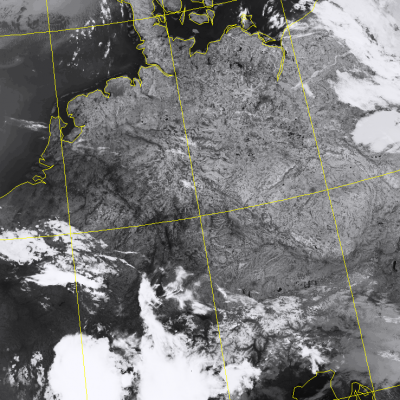 Abb. 2: Satellitenbild (Infrarot) von NOAA 20 vom 03.07.2018, 02.44 MESZ.<br />Image courtesy to Dundee Satellite Receiving Station, Dundee University, Scotland.