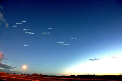 DSC01360 Tot-Scha-Mitte Beschr#.JPG (99.3 KiB) 8999 mal betrachtet Mondschatten mit den auf den Bildern erkennbaren Sternen