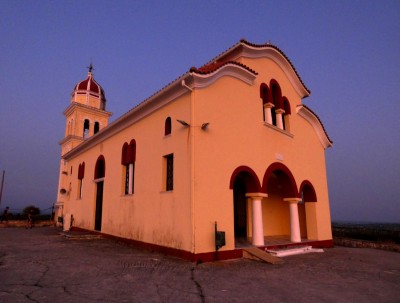 103 Bergkirche Agios Nikolaos Zakynthos Dämmerungsschein 20190809.jpg