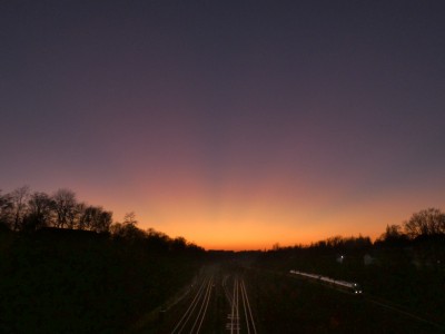 179 Purpurlicht Dämmerungsstrahlen Zug 20191204abends.jpg