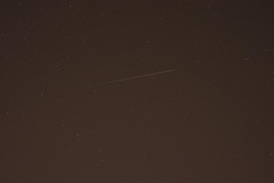 ca. 17:04 UT, Blick ca. S, 2 nahezu parallel fliegende Starlinks