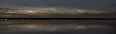 00:55 MESZ - Helligkeit 3 - Sonnenstand bei -14,6° (126mm, Kleinbild; Panorama aus fünf Aufnahmen)