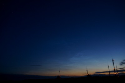 04:01 MESZ, das Feld im Norden verblasst langsam und erreicht eine Höhe von circa 20°