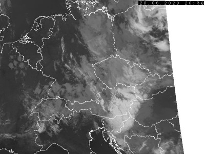 Abb. 2: Satellitenbild (Infrarot) von METOP 1 vom 20.06.2020, 22.38 MESZ.<br />Bildquelle: Czech Hydrometeorological Institute, lizenziert unter https://creativecommons.org/licenses/by-nc-nd/3.0/cz/deed.de