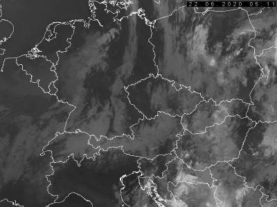 Abb. 2: Satellitenbild (Infrarot) von NOAA 19 vom 22.06.2020, 07.11 MESZ.<br />Bildquelle: Czech Hydrometeorological Institute, lizenziert unter https://creativecommons.org/licenses/by-nc-nd/3.0/cz/deed.de