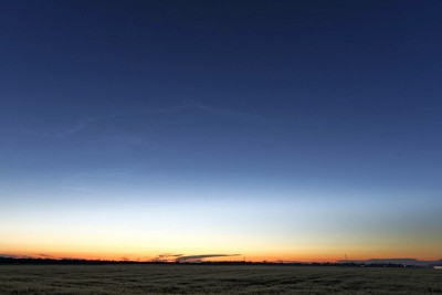 20mm 04:21 Uhr mit Capella ca. in der Bildmitte und Venus rechts unten