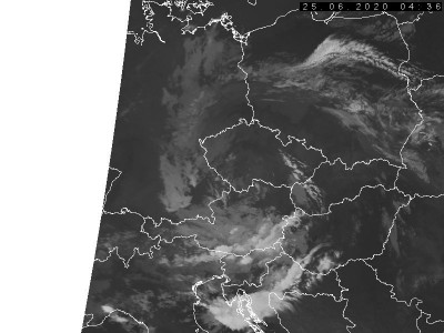 Abb. 2: Satellitenbild (Infrarot) von NOAA 19 vom 25.06.2020, 06.36 MESZ.<br />Bildquelle: Czech Hydrometeorological Institute, lizenziert unter https://creativecommons.org/licenses/by-nc-nd/3.0/cz/deed.de