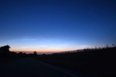 23:40 UTC , wahre Ausdehnung des NLC-Feldes wird sichtbar