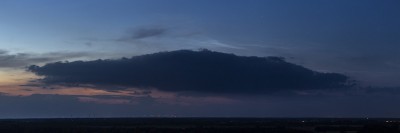 23:19 MESZ - Lokaler Helligkeits-Peak mit Helligkeit 3 - Sonnenstand bei -9,6° (Panorama aus 4 Aufnahmen bei 70mm, Kleinbild)