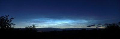 Gegen 23:10 fand ich das Ganze ziemlich hell, im Vergleich zur dunklen Nacht. Es erhellte merklich die Umgebung,  und deshalb vergebe ich eine Helligkeit von 5. 0.7s @ ISO800 f/2.8