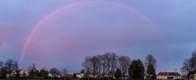 Roter Regenbogen Panorama