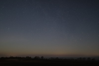 original 21:51:11 UTC; &quot;Lattenzaun&quot;/STEVE im linken Bereich über Leuchtturm