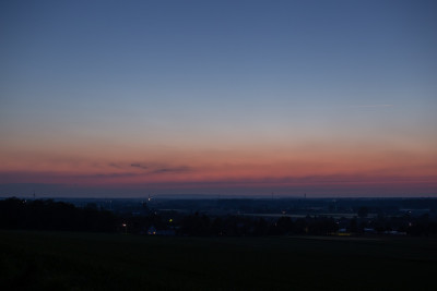 22:33 MESZ - Die Venus als Abendstern, visuell auffällig am NW-Himmel