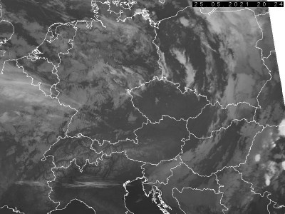 Abb. 2: Satellitenbild (Infrarot) von METOP 1 vom 25.05.2021, 22.24 MESZ.<br />Bildquelle: Czech Hydrometeorological Institute, lizenziert unter https://creativecommons.org/licenses/by-nc-nd/3.0/cz/deed.de