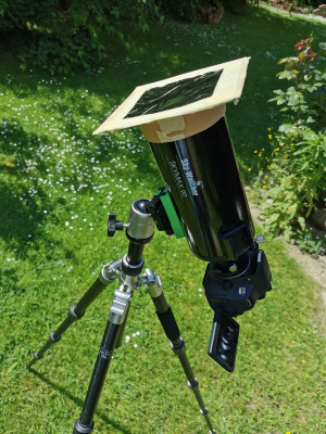 Das Foto-Setup (Skywatcher MAK 90/1250 an Canon 700Da) mit Sonnenfilter