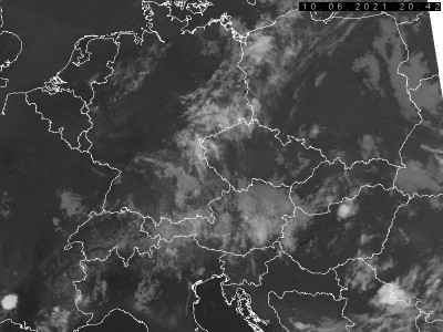 Satellitenbild (Infrarot) von NOAA 18 vom 10.06.2021, 22.42 MESZ.<br />Bildquelle: Czech Hydrometeorological Institute, lizenziert unter https://creativecommons.org/licenses/by-nc-nd/3.0/cz/deed.de