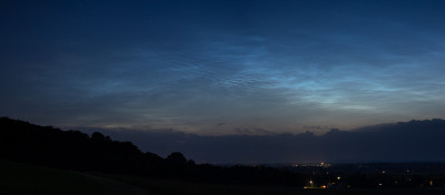 23:31 MESZ - Teil-Panorama der westlichen NLCs