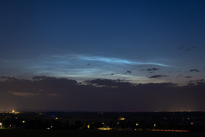 23:56 MESZ - Deutlich visuelle NLC-Strukturen in NNW