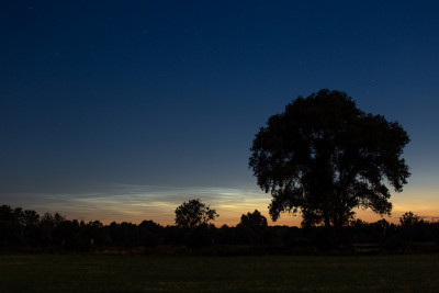 31.07.2021, 04:03 MESZ - Leuchtende Nachtwolken (H2), Sonnenstand bei -12,0° (50mm, KB)