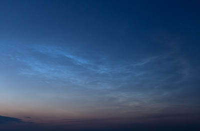 k-02072021-2328.jpg (67.36 KiB) 6202 mal betrachtet 02.07.2021, 23:28 MESZ: Detailaufnahme der deutlich verblassenden NLCs (Helligkeit 2) (50mm, KB)