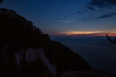 14.07.2021, 00:39 MESZ - Blickrichtung NNW, schwächelnde Leuchtende Nachtwolken bei Helligkeit 2, Sonnenstand derweil bei -13,5° (24mm, KB)