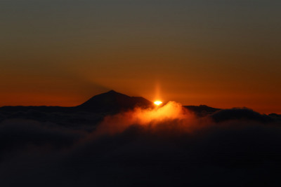 Sonnenaufgang über Teneriffa, mit dem Pico del Teide