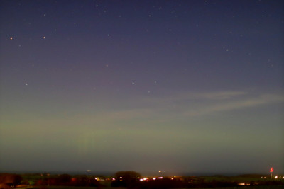 ca. 21:00 UTC, Polarlichtbogen schwach visuell, Beamer