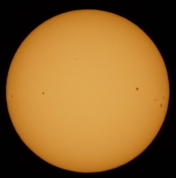 27.04.2022, 17:08 UT, Sony Alpha 7S an Pentacon 4/300 mm @ f 11 + Glassonnenfilter (fotografisch)