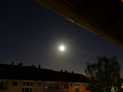 Überflug der ISS am 14.05.2022 um 22:23 MESZ. Der helle Stern rechts der ISS ist Spica (Sternbild Jungfrau).