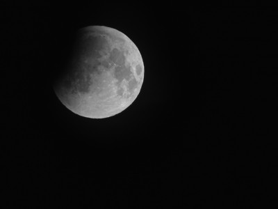 Partielle Phase der Mondfinsternis, aufgenommen am 16.05.2022 um 04:36 MESZ in Oberursel.