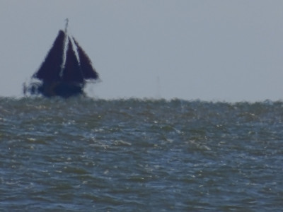 Fliegender Holländer.<br />Aufgenommen am 03.06.2022, 15:39 MESZ, auf der Südseite von Föhr am Hedehusumer Kliff.