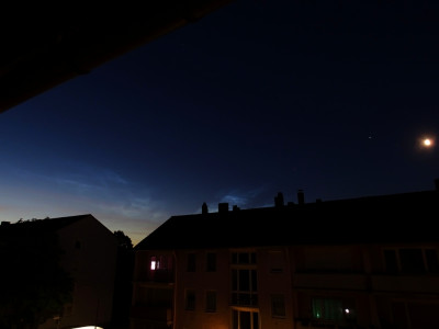 DSC03272kk.jpg (257.47 KiB) 8681 mal betrachtet Abb. 4: 03:58 MESZ, Sonne -9.2°<br />Rechts Mars, Jupiter und Mond