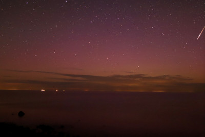 0:15 UTC, Perseid am Rand mit drauf, abkligende Aktivität