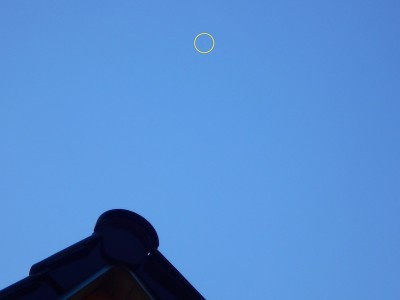 Abb. 2: Selbst mit einer kleinen Kompaktkamera lässt sich Jupiter am Taghimmel erfassen!