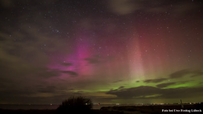 1K3L6049.JPG (195.46 KiB) 3541 mal betrachtet Mein Bild 3 : 1K3L6049-3<br />Datum: 2023 03 23-24 Zeit : 21:53 MEZ Ort: Großenbrode Blick auf Fehmarn<br />Kamera : Pentax K3 II <br />Objektiv : Pentax 11-18 mm 1:2,8 = 11 mm 1:2,8 <br />ISO : 2000 Belichtungszeit : 15 Sekunden