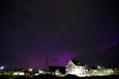 22:22 UTC: das knallige violette Polarlicht