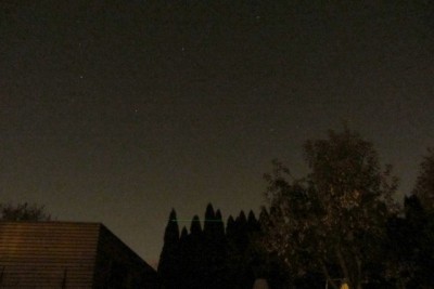 Der Bildausschnitt, ca. 10 min später. Auf Originalgrösse sind einige Sterne erkennbar.
