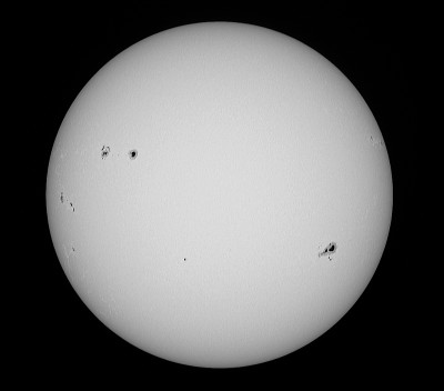 09:26 UT, 1/20000&quot;, ISO 100, Thousand Oaks fotografischer Sonnenfilter, Panasonic Lumix GH6, Pentax 75 EDHF Apo (f 6,7/500 mm), auf 50% verkleinert, Kurzfilm und anschl. Stacking mit PSS