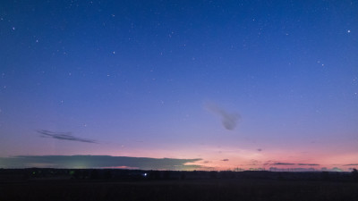 03:02:50 MESZ, Ausdehnung der NLC von 355° bis 34° und bis 6° Höhe.