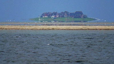 DSC08039k.jpg (297.02 KiB) 1981 mal betrachtet Island in the Sun.<br />Aufgenommen an 27.08.2023, 17:46 MESZ, auf der Fähre von Dagebüll nach Wittdün.