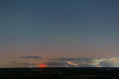 Schwache Strahlen rechts um 23:50:19 MESZ