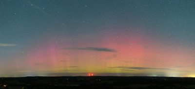 23:39:56 MESZ, Panorama aus zwei Fotos.