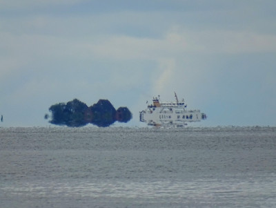 DSC08316lk.jpg (323.69 KiB) 1739 mal betrachtet Shuttle<br />Aufgenommen an 29.08.2023, 11:29 MESZ, auf der MS Eilun bei Langeness.